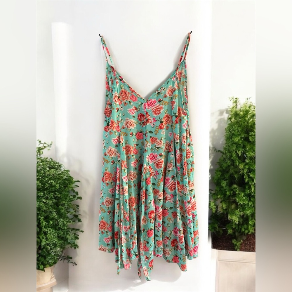 FLORAL SWEETHEART NECK SPAGHETTI STRAP mini dress.β Size M